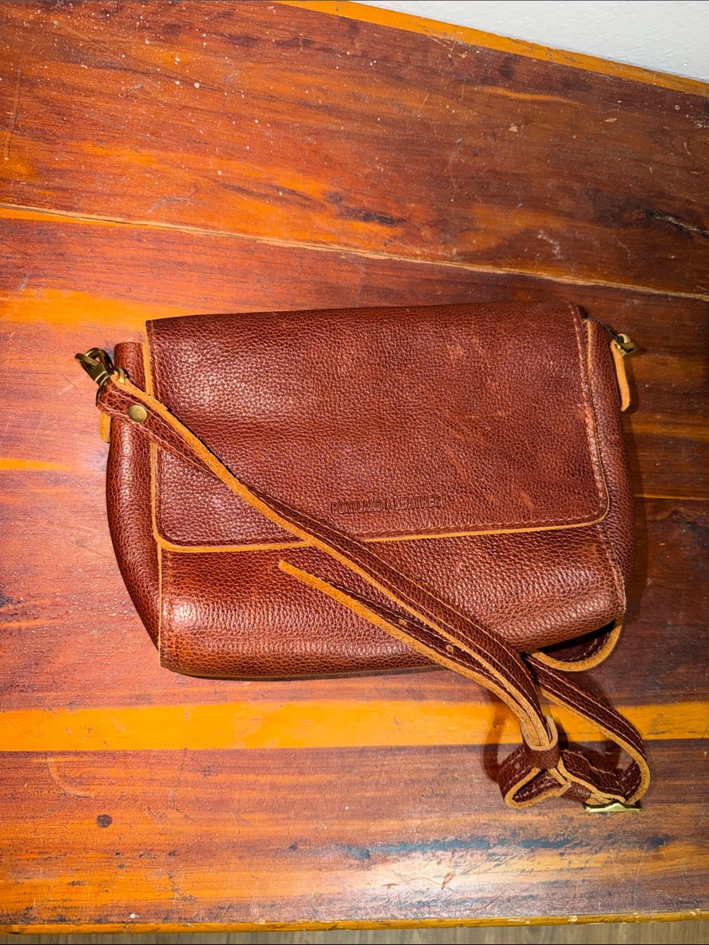 Portland Leather Metro Medium Crossbody Bag Nutmeg - Picture 2 of 11